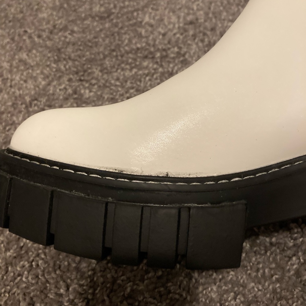 ⚫️Madden Girl Women's Pheobee Chelsea Boot - Picture 6 of 6